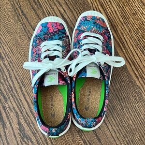 Cariuma canvas sneakers - Blue and Pink Floral